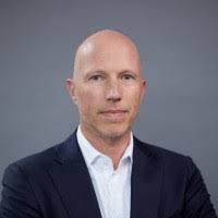 600+ perfiles de «Maibach»