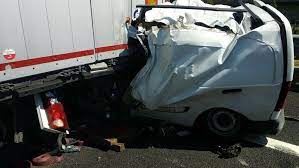 6 persone sono state ferite, un adulto e 5 bambini. Incidente In A1 Tognarelli Morto