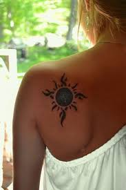 A Tribal Sun On Your Shoulder Is Easy To Show Off Sun Tattoo Designs Sun Tattoos Sun Tattoo Tribal