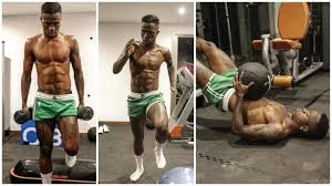 'tôi sẽ hoá điên nếu ngừng tiệc tùng'. Neymar Vinicius Follow The Ronaldo Method In Lockdown Workout Ghana Latest Football News Live Scores Results Ghanasoccernet