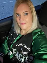 Nails are game day ready. Go Birds 🦅