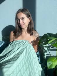 Piper Quinn on X: Say hi if I should drop the blanket 😜  t.coFDgKighaxK  X