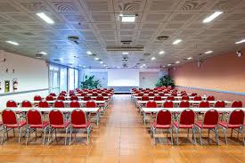 Hotel là di moret is located within a few miles (5 km) of museo d'arte moderna and piazza primo maggio. Best Price For Best Western Hotel La Di Moret Udine Wise Travel