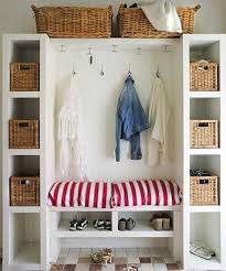 Comment Organiser Son Entree De Facon Fonctionnelle Bee Organisee Rangement Entree Maison Rangement Entree Idee Deco Entree Maison