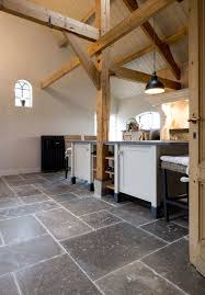 Dies Dann Freilich Hellbraun Mit Sahne Gartenhaus Hellbraun Sahne Kuchenumbau Steinboden Kuche