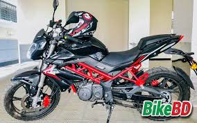 The large curvy fuel tank and the air scoops attached ensembles closely the tnt 25 and has nice knee room. Benelli Italy 150 Hobbiesxstyle