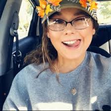 Mariah Cobb 🌻 (maaaaaaariah)