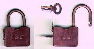 Les Cadenas De Surete Fichet Histoires Des Cles Et Leurs Serrures Heurtoir De Porte Cle Serrure