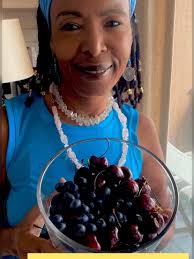 Yolande Smith (@happyvegancoach) • Instagram photos and videos