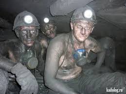 Шахтёр — шахтёр, шахтёры, шахтёра, шахтёров, шахтёру, шахтёрам, шахтёра, шахтёров, шахтёром, шахтёрами, шахтёре, шахтёрах (источник: Shahtery Donbassa Pikabu