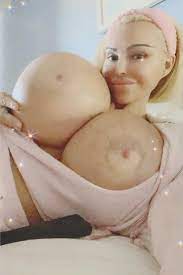 TW Pornstars - Amanda Lovelie 💋💋. Twitter. A glistening Boob morning from  me and the girls, just about. 5:51 AM - 6 Aug 2022