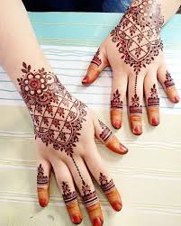 Gambar Henna Tangan Simple Tapi Cantik
