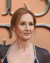 Celebrity Organizer Fay Wolf Talks Creative De-cluttering and How to Stop  Buying So Much Stuff