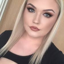 Nicole Durrant's Instagram, Twitter & Facebook