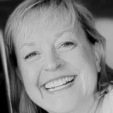 Corinne Dowd's Instagram, Twitter & Facebook