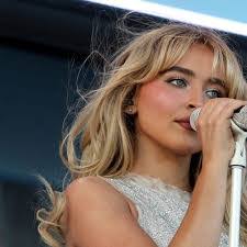 Sabrina Bird's Instagram, Twitter & Facebook