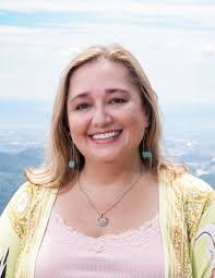 Jennifer Stewart, "Six-Word Memoirs as Programmatic and Pedagogical  Reflection" (Assay 11.1)