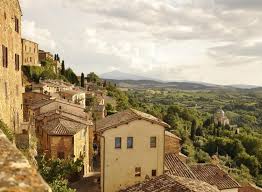 Dream Job Alert Spend The Summer In The Italian Countryside Volunteering For Airbnb Italy Countryside Beautiful Places To Visit Italian Countryside