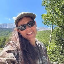 en el ensayo tirando estos versos 🤣🤣 que hacemos con Mimy Succar y BARTOLA