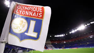 Vivez le huitième de finale retour de ligue des champions entre le fc barcelona et l'olympique lyonnais.on suivra aussi le score entre le bayern munich et. 5 Lyon Supporters Attacked Injured Ahead Of Barcelona Champions League Tie Ghana Latest Football News Live Scores Results Ghanasoccernet