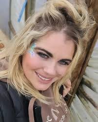 Sara Talbot's Instagram, Twitter & Facebook