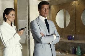 The timeless elegance of the debonair secret agent with a license to kill, made of the character the perfect candidate for our style dissection. James Bond Die 6 Designer Der 007 Anzuge Aus Den Letzten 50 Jahren