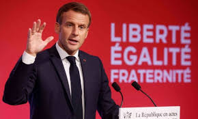 تلقّى الرئيس الفرنسي إيمانويل ماكرون صفعة من قبل رجل خلال رحلة إلى تاين ليرميتاج (جنوب شرق) ظهر اليوم، حسبما أكّد الوفد المرافق للرئيس لوكالة فرانس برس. Ù…Ø§ÙƒØ±ÙˆÙ† ÙŠØ¹Ù„Ù† ØªÙˆØ³ÙŠØ¹ Ø­Ø¸Ø± Ø§Ù„Ø­Ø¬Ø§Ø¨ ÙÙŠ ÙØ±Ù†Ø³Ø§ ÙˆÙŠØ²Ø¹Ù… Ø£Ù† Ø§Ù„Ø¥Ø³Ù„Ø§Ù… ÙŠØ¹ÙŠØ´ Ø£Ø²Ù…Ø© ÙÙŠ ÙƒÙ„ Ø§Ù„Ø¹Ø§Ù„Ù… Ø§Ù„Ù‚Ø¯Ø³ Ø§Ù„Ø¹Ø±Ø¨ÙŠ