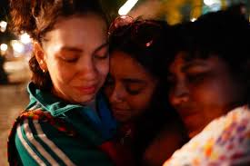 Hoy les compartí poquito del taller que impartí en Oaxaca:"La amistad entre  mujeres", invitada por @zoon_soni y @balamtoscano durante su estancia  artística en @pocoapocoapoco para el proceso de preproducción de "No somos