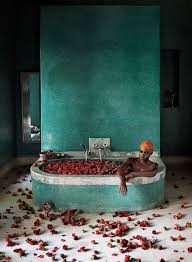 Let's take a dip into some stunningly gorgeous and unique bathtubs i've. 31 Of The Best Bathtubs In Vogue Vogue