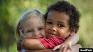 Autorica miješane rase otkriva svoj identitet u filmu ''Little White Lie''