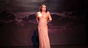 Il est celui qui sort de l'oubli un pan du répertoire théâtral des années 60. Michel Fau Faune Chantant Philosophie Magazine