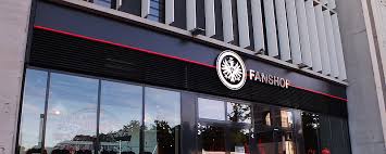 Eintracht frankfurt fußball ag mörfelder landstraße 362 60528 frankfurt. Eintracht Frankfurt Fanshop Einkaufen Tipp Rheinmain4family