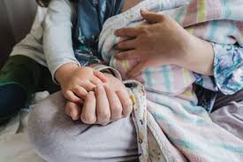 Bayi sungsang saat hamil tidak di inginkan oleh semua ibu yang mengandung bayi, namun apa daya jika itu sudah dikehendaki. Kes Bayi Ajal Di Johor Mufti Wilayah Keluarkan Fatwa Guna Khidmat Doula