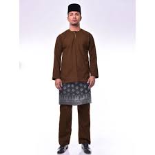 Bicara mentari beza baju melayu teluk belanga cekak 01 05 2020 baju melayu bagi rakyat malaysia terbahagi kepada dua iaitu baju melayu baju teluk belanga dan baju cekak musang pesona busana melayu di malaysia pakaian tradisional orang melayu ialah baju melayu bagi lelaki. Lelong Baju Melayu Teluk Belanga Primavalet Dark Chocolateo Shopee Malaysia