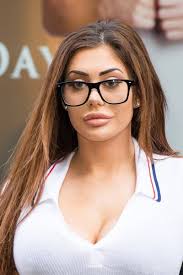 Chloe ferry had taken part in season 19 of the show, celebrity big brother in the year, 2017. Geordie Shore S Chloe Ferry Surgery Timeline Before And After Pictures Revealed