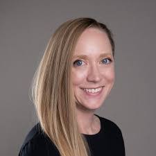 Amy Olinger's Instagram, Twitter & Facebook