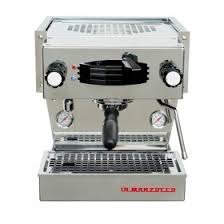 Inspired by the linea classic, the linea mini comes with dual boilers and an integrated brew group that allows the machine to achieve the temperature stability and energy efficiency of the saturated brew group in a reduced footprint. La Marzocco Linea Mini Steel Caffe Italia
