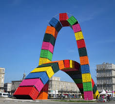 Quelle Belle Journee Mais Ou Il S Agissait De L Installation Catene De Containers 2017 De Vincent Ganivet Sur Le Port Du Havre 76 Cargo Container Le Havre Public Art