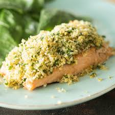 Lachs Mit Krauterkruste Und Spinatsalat Rezept Lachs Mit Krauterkruste Lachs Zubereiten Spinat Salat