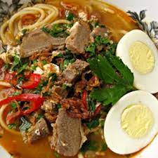 Mee kuah sup tulang utara ini merupakan resepi yang di cuba oleh wanita yang dikenali dengan nama syuhada razib. Mee Kuah Daging Istimewa