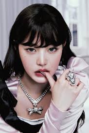 Viral Image Reveals IVE's Wonyoung Without Makeup, Ignites Widespread  Reactions 🌟 In the world of K-pop, visuals often become a hot topic of  discussion. This time, it's IVE's Jang Wonyoung who's drawing