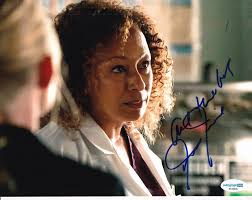 TAMARA TUNIE signed (LAW & ORDER SPECIAL VICTIMS) 8X10 photo ACOA SC98606