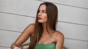 Kamen famously appeared in a 1985 levis 501 commercial that saw him strip in a launderette to marvin gaye's i heard it through the grapevine. Tot Aufgefunden Das War Model Alexis Sharkeys Letztes Foto Promiflash De