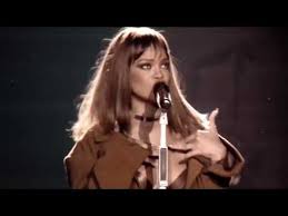 Rihanna S Most Emotional Performance Of Love On The Brain Youtube Rihanna Love Rihanna Performance Hairstyles