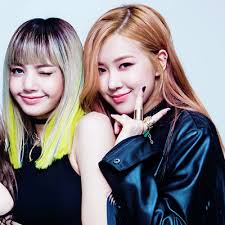 Blackpink girls lisa, rose, jennie and jisoo are known for their impeccable vocals and rapping style, but they have also managed to awe their fans with their fashion sense. Blackpink Lisa And Rose My 2 Biases Black Pink Blackpink Rose Blackpink