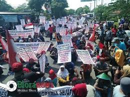 Fkmkw Kami Hanya Menyampaikan Aspirasi Tak Ada Maksud Lain Kembali Pada 18 Maret 2019 Fkmkw Melayangkan Surat Permohonan Audiensi Kepada Bupati Blora Mereka