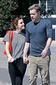 Il accède à la reconnaissance en 2009 par son incarnation de sam evans dans la série télévisée glee. Emma Watson Is Dating Chord Overstreet Popsugar Celebrity