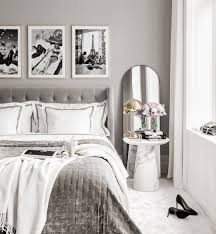 Du gris/blanc qui embaume le cœur malgré des nouvelles tristes. Affiches Noir Et Blanc Decoration Mural Interieur Dans Les Tons Gris Cadres Dores Inspiration Decoration Murale Posterstore Fr