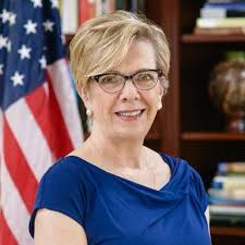 Phyllis Powers (@EmbPowers)