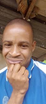 I know am single but if I see my babe for ur status people go gather 😂